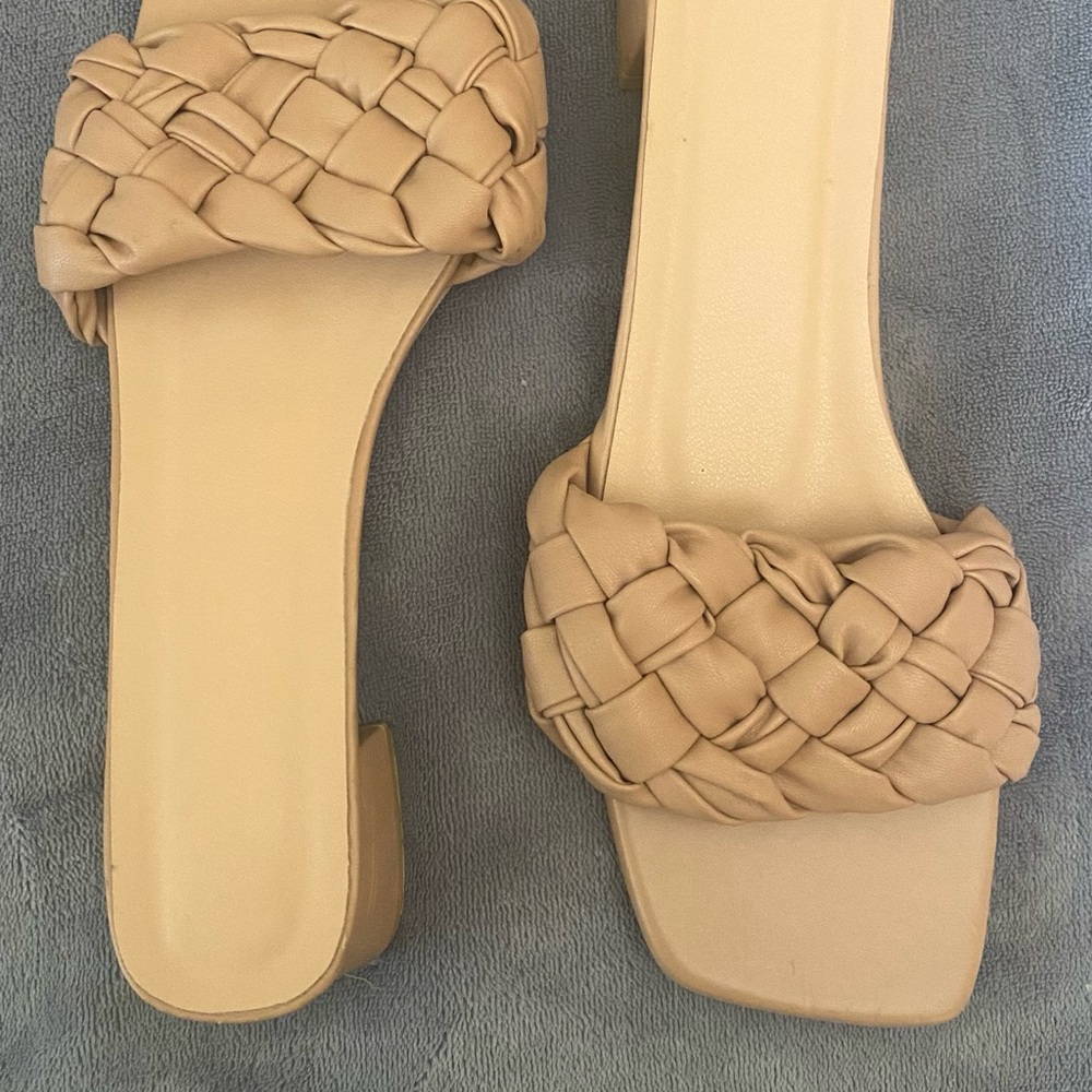 Women’s shoe - beige